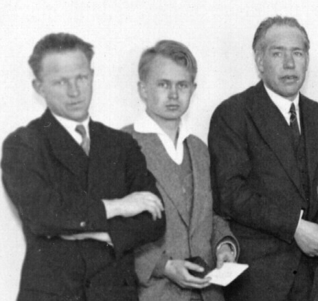 Werner Heisenberg, Piet Hein, and Niels Bohr at a conference at the NBI in 1932